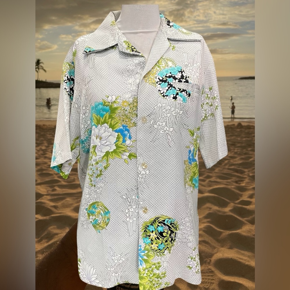 Kona Coast Mens Hawaiian Aloha Shirt Small Multicolor Floral Hawaii Five-0 Vtg